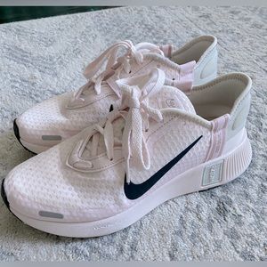 Nike Women’s Reposto Running Shoes.  Size 7.5.